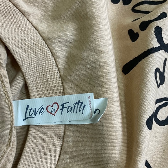 Love in Faith Duck Graphic Tee - Picture 3 of 5